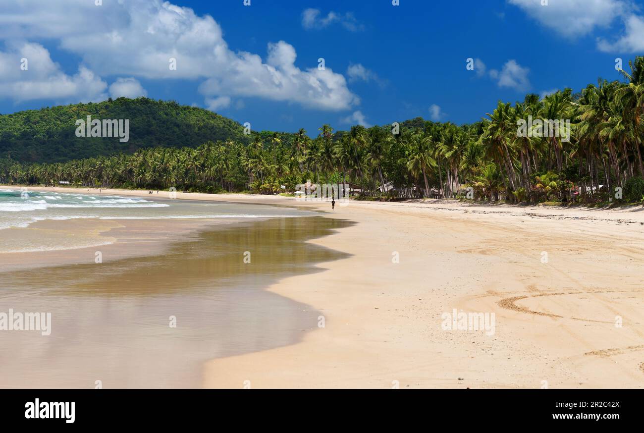 La spiaggia di Nacpan si trova a 17 km a nord di El Nido, Palawan, Filippine. Foto Stock
