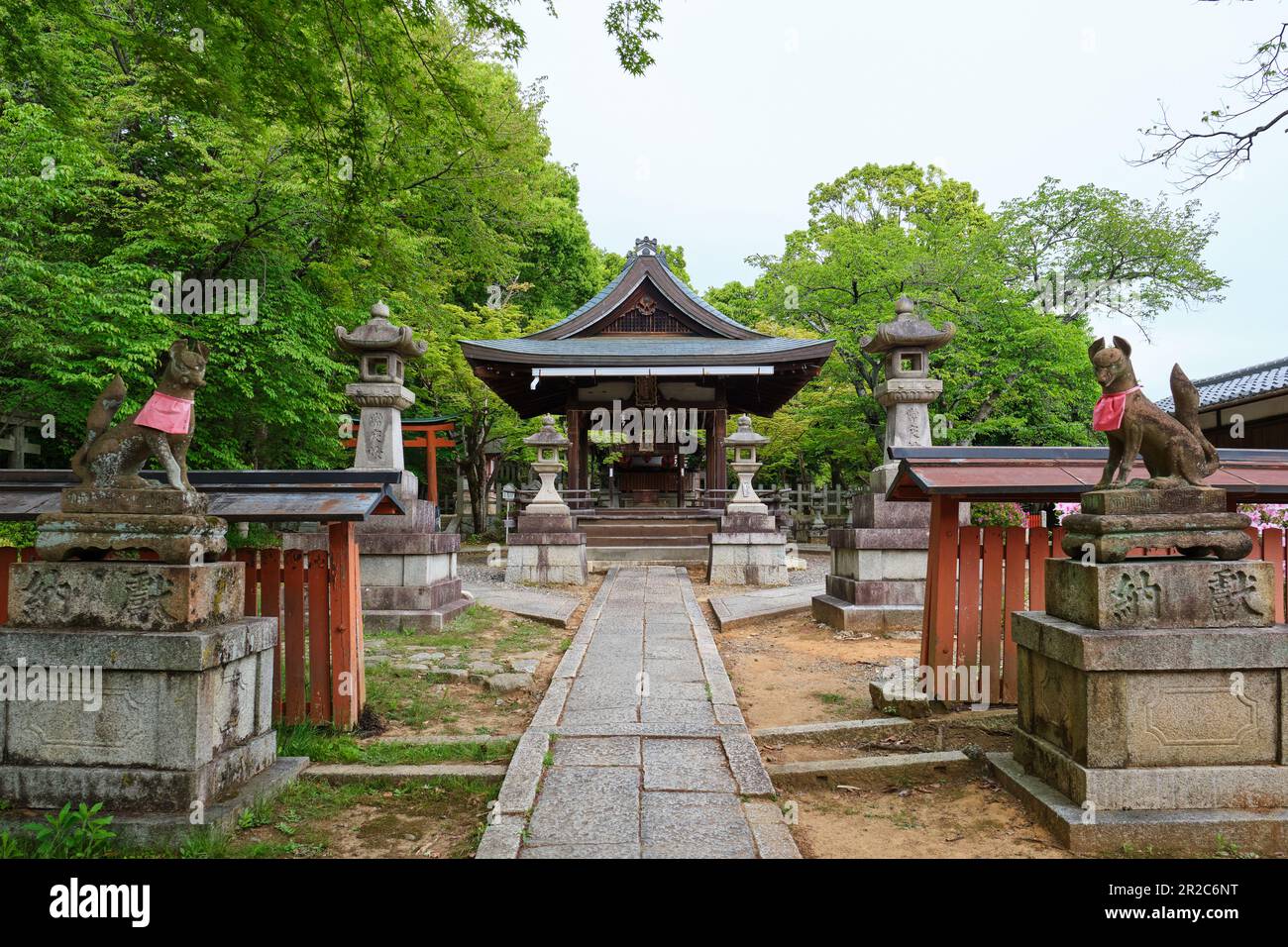 Ingresso al Santuario Takenaka Inari Shinto a Kyoto, Giappone. Foto Stock