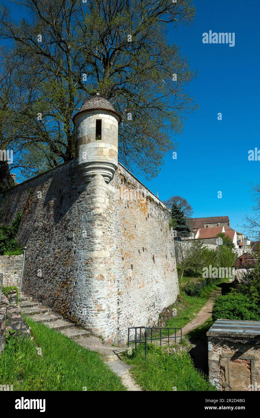 Bastioni della città di Avallon . Dipartimento Yonne. Parco naturale regionale Morvan. Bourgogne Franche Comte. Francia Foto Stock