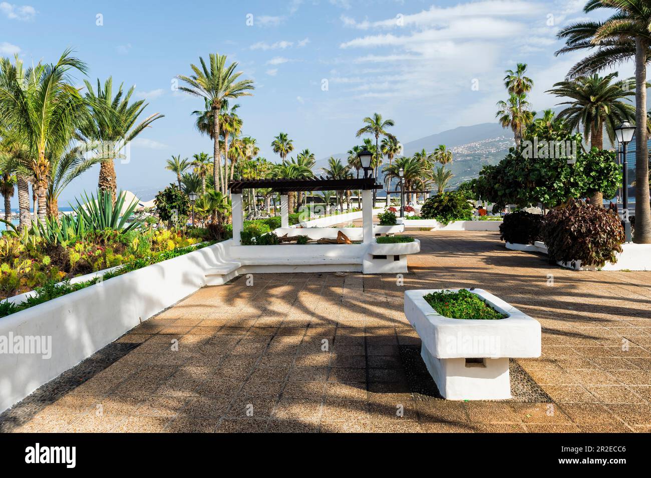Promenede, Parco Maritimo Cesar Manrique, Puerto de la Cruz, Tenerife, Spagna Foto Stock