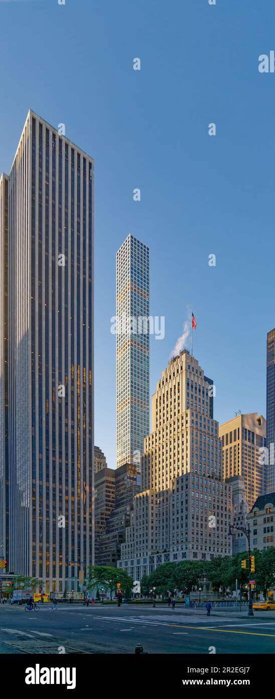 Guardando ad est da Grand Army Plaza: GM Building e 745 Fifth Avenue, con 432 Park Avenue Condominiums a forma di matita sullo sfondo. Foto Stock