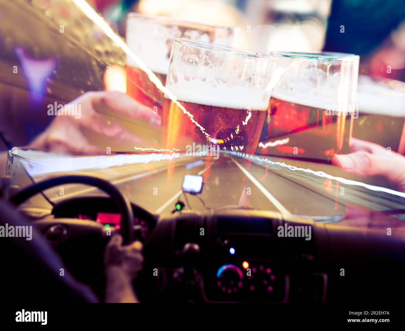 Concetto di fondo astratto di bevande alcoliche e guida.guidare ubriaco e movimento effetto offuscato. Foto Stock