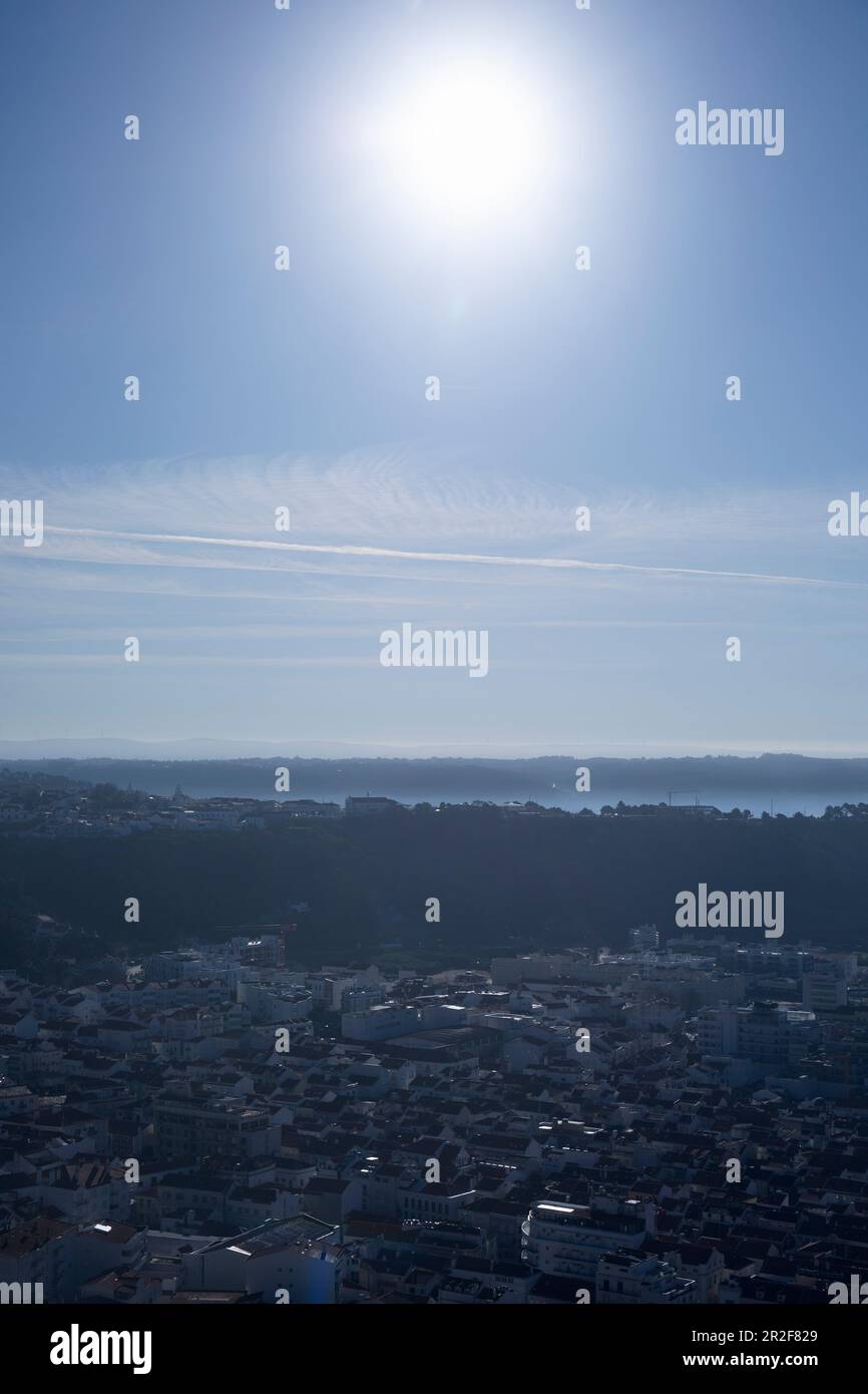 Europa, Portogallo, regione di Oeste, viste attraverso Nazaré da Sitio de Nazaré a Dawn Foto Stock