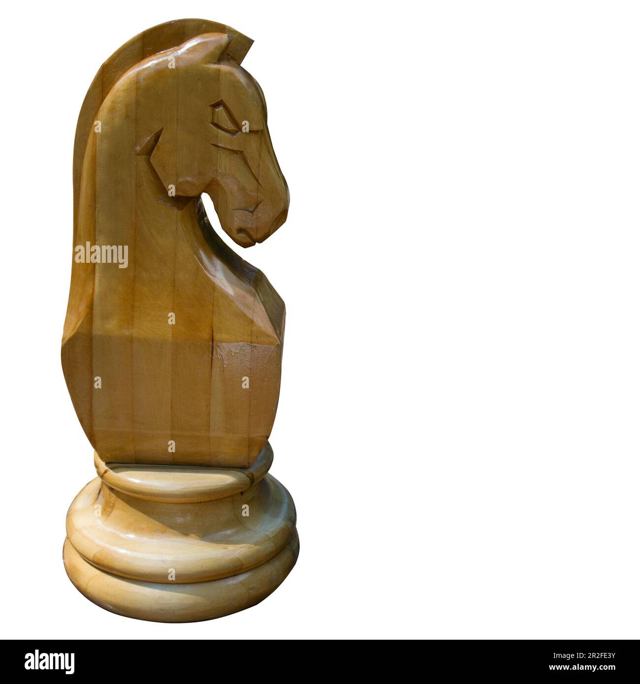 Cavallo di scacchi isolato su sfondo bianco. Spazio libero per il testo. Foto Stock