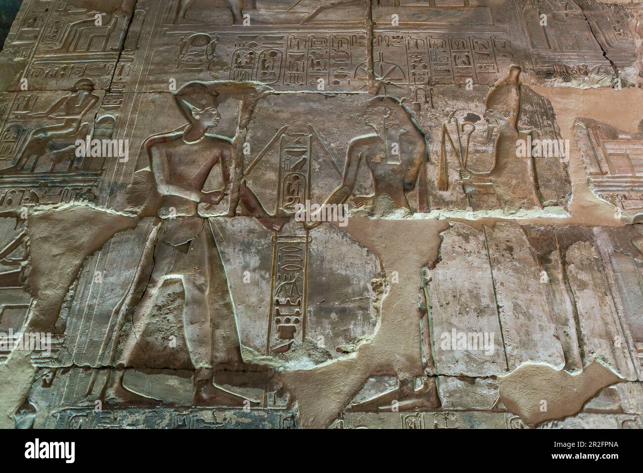 Sculture a muro ad Abydos, Egitto Foto Stock