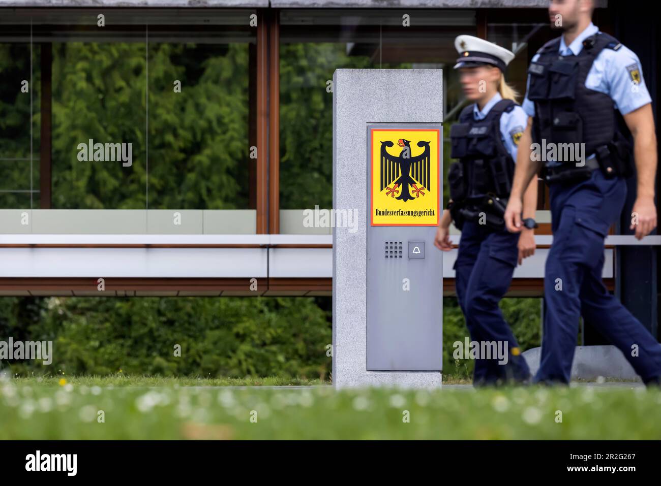 Corte costituzionale federale BVG, vista esterna con aquila federale, Karlsruhe, Baden-Wuerttemberg, Germania Foto Stock