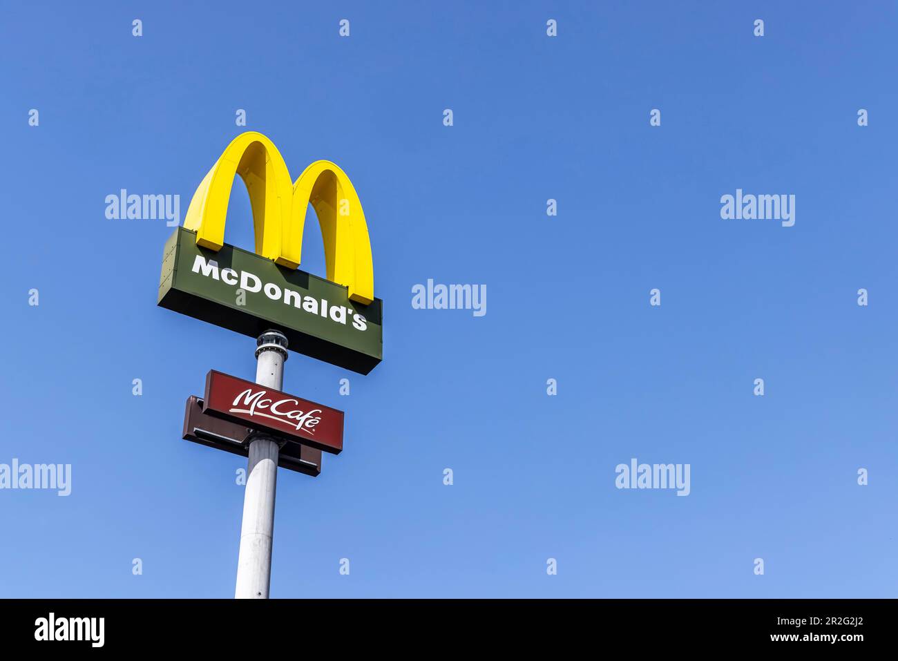 McDonalds, pilone pubblicitario con logo, Lipsia, Sassonia, Germania Foto Stock