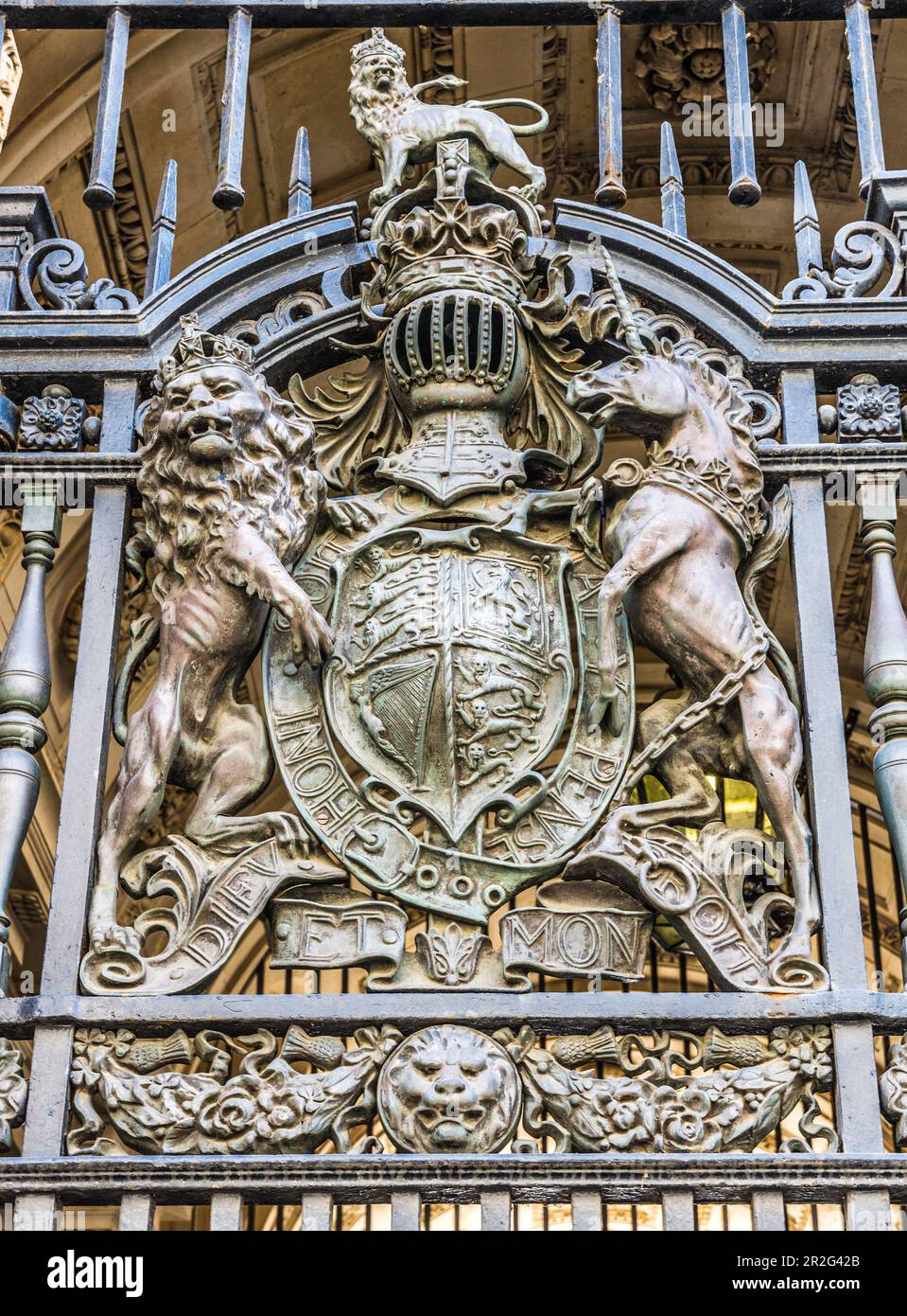 Il British Coat of Arms Gate è decorato a Westminster, Londra Foto Stock