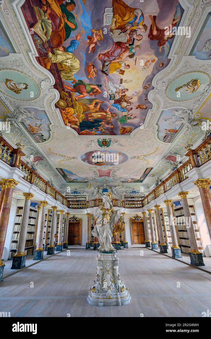 Biblioteca dell'Abbazia di Ottobeuren, statua di Pallas Athena, dea della saggezza, Abbazia Benedettina, Allgaeu, Baviera, Germania Foto Stock