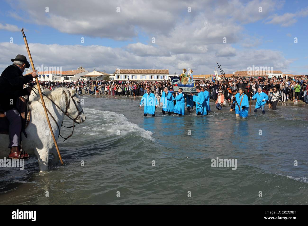 Pellegrinaggio in onore di Santa Maria nel mese di ottobre, Saintes Maries-de-la-Mer, Camargue, Provenza-Alpi-Costa Azzurra, Francia Foto Stock