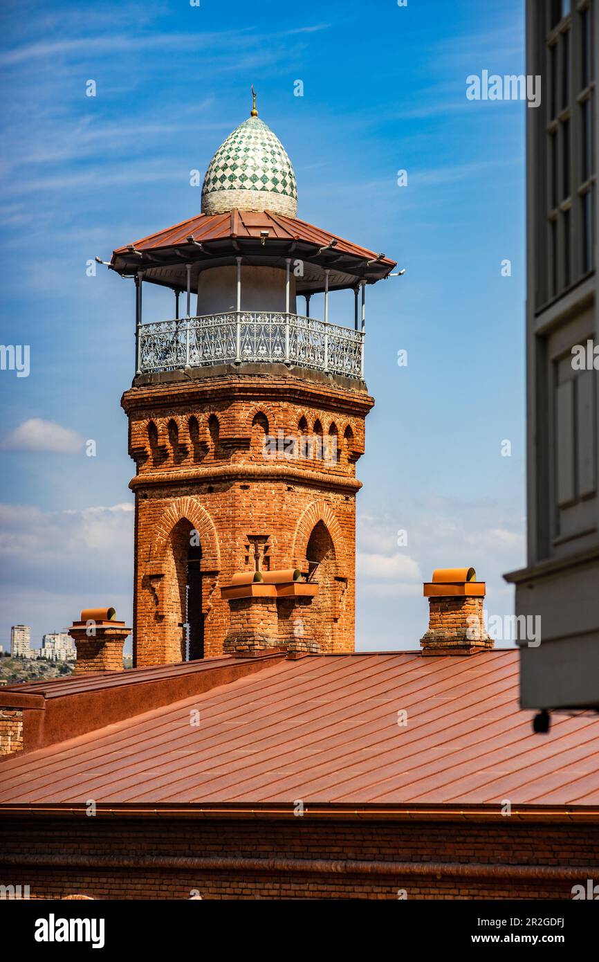 Famoso edificio della Moschea di Tbilisi nella Vecchia Tbilisi, capitale della Georgia Foto Stock