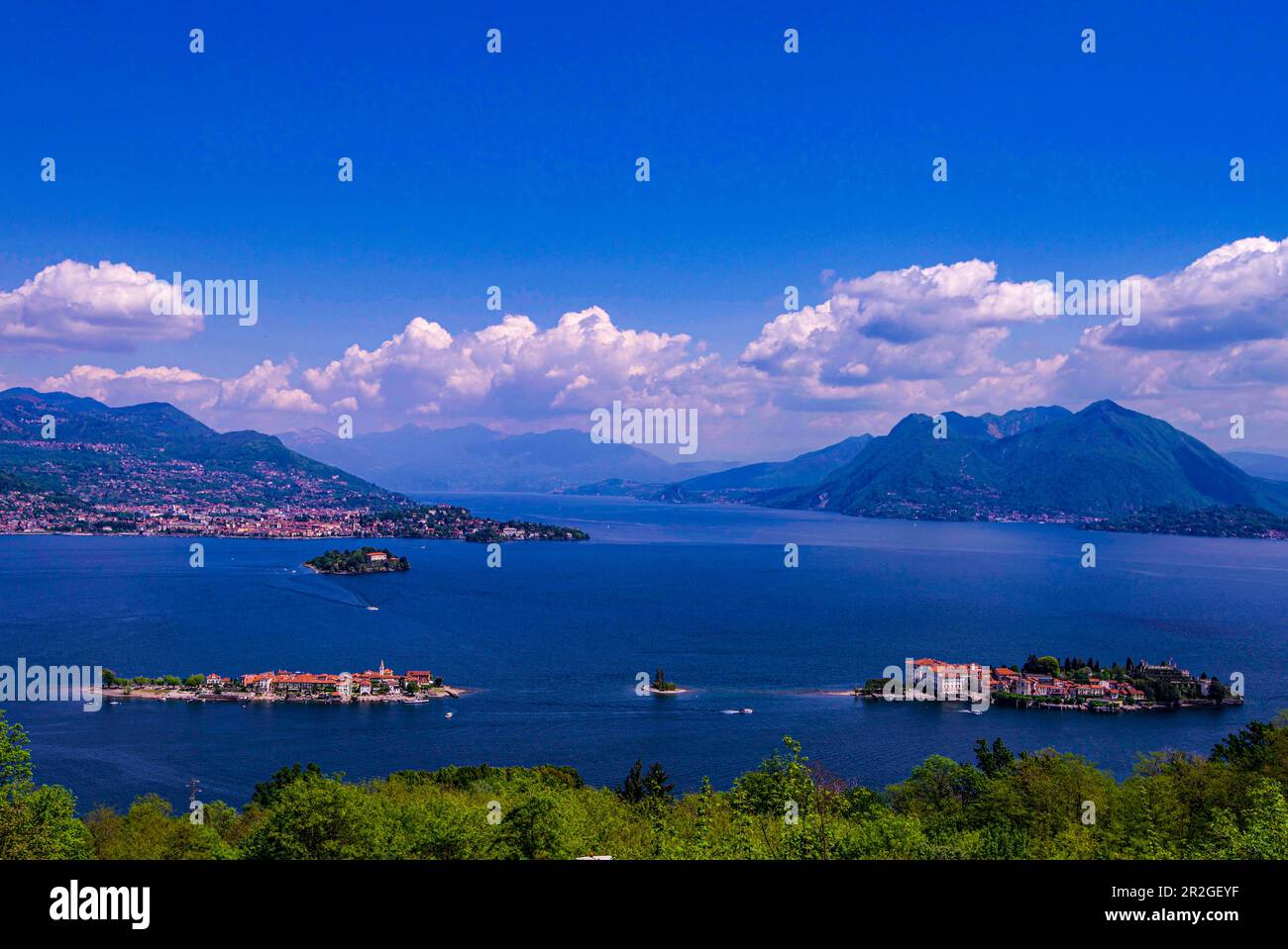 Vista delle Isole Borromee sul Lago maggiore, Golfo di Verbania, Italia Foto Stock