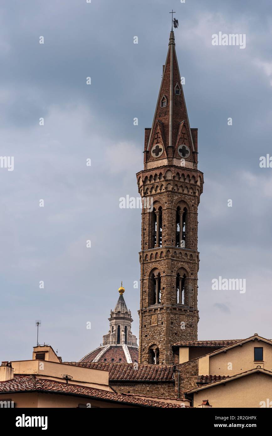 Badia Fiorentina chiesa abbaziale medievale, Duomo sullo sfondo, Firenze, Toscana, Italia, Europa Foto Stock