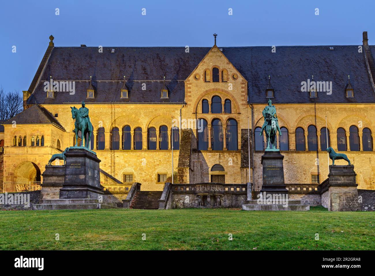 Palazzo Imperiale illuminato di Goslar, Goslar, patrimonio dell'umanità dell'UNESCO, Goslar, Harz, Parco Nazionale di Harz, Sassonia-Anhalt, Germania Foto Stock