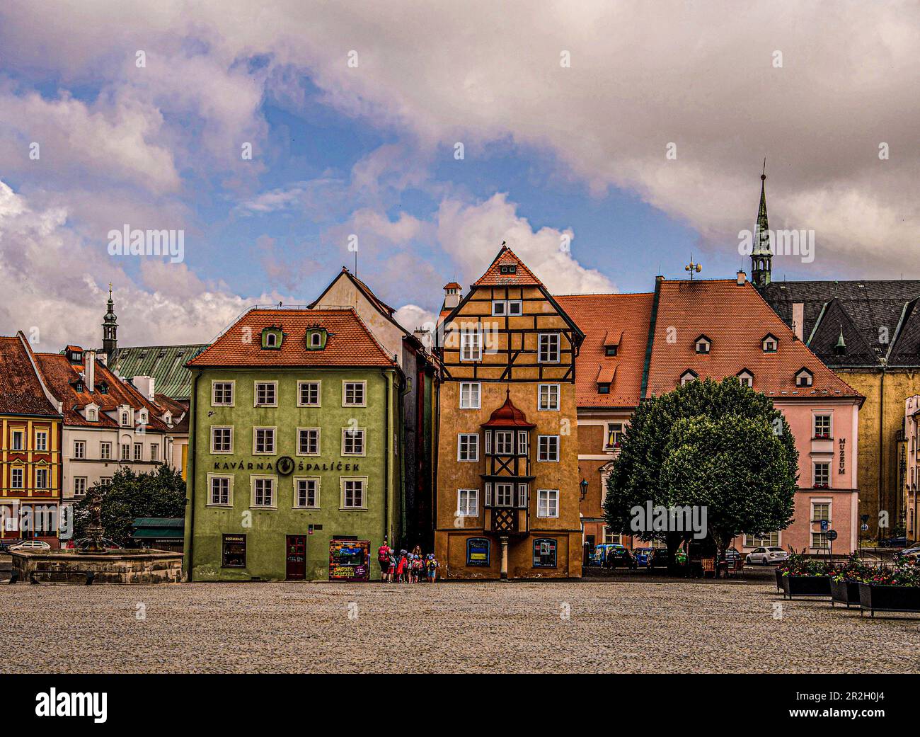 Vista degli edifici storici nella parte inferiore della Piazza del mercato, Eger (Cheb), Repubblica Ceca Foto Stock