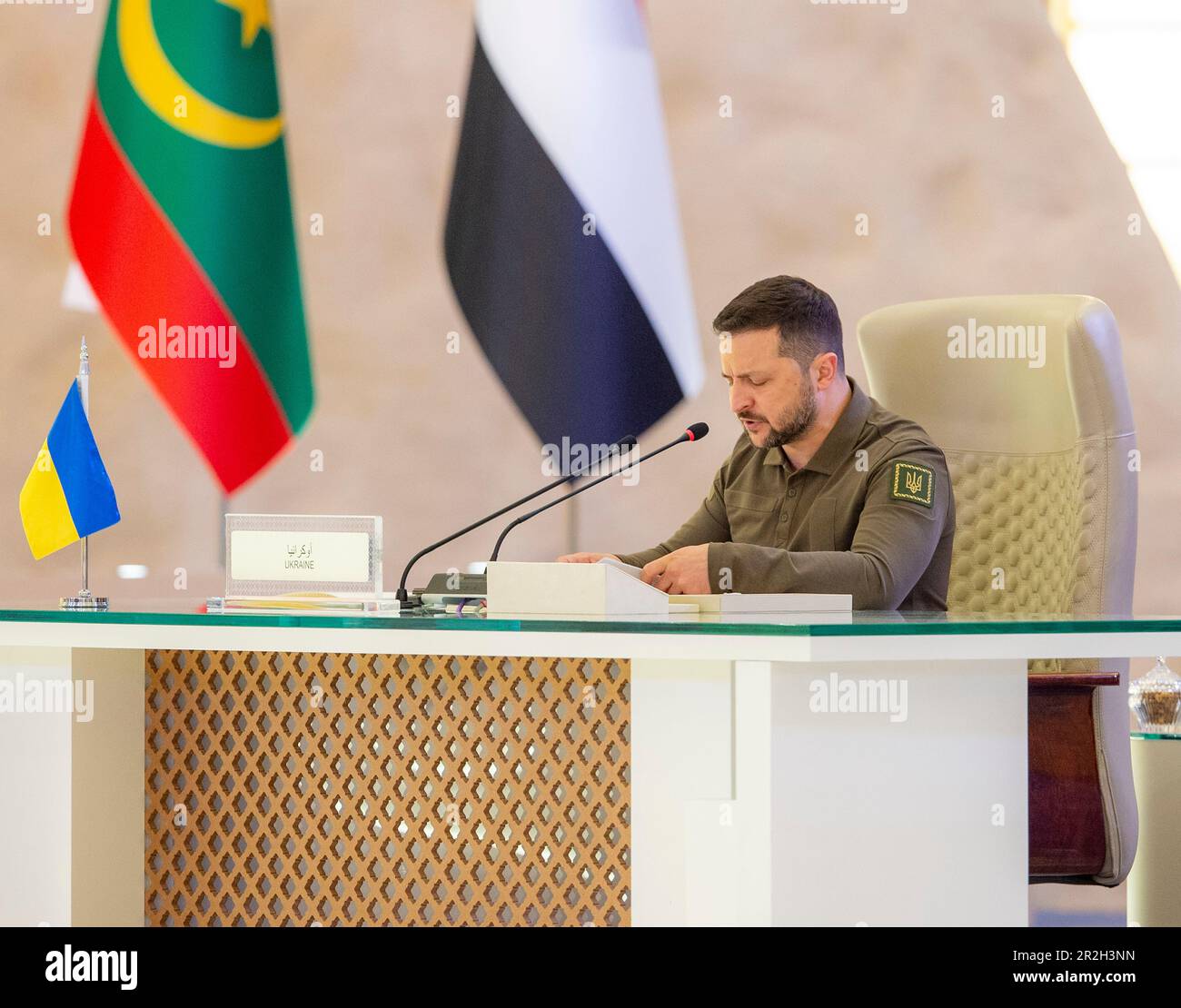 Jeddah, Arabia Saudita. 19th maggio, 2023. Il presidente ucraino Volodymyr Zelenskyy consegna un discorso al vertice della Lega araba, il 19 maggio 2023 a Jeddah, Arabia Saudita. Zelenskyy ha partecipato al vertice annuale come parte di una più ampia gamma di sostegno globale contro l'invasione russa dell'Ucraina. Credit: Foto piscina/Ufficio stampa presidenziale ucraino/Alamy Live News Foto Stock