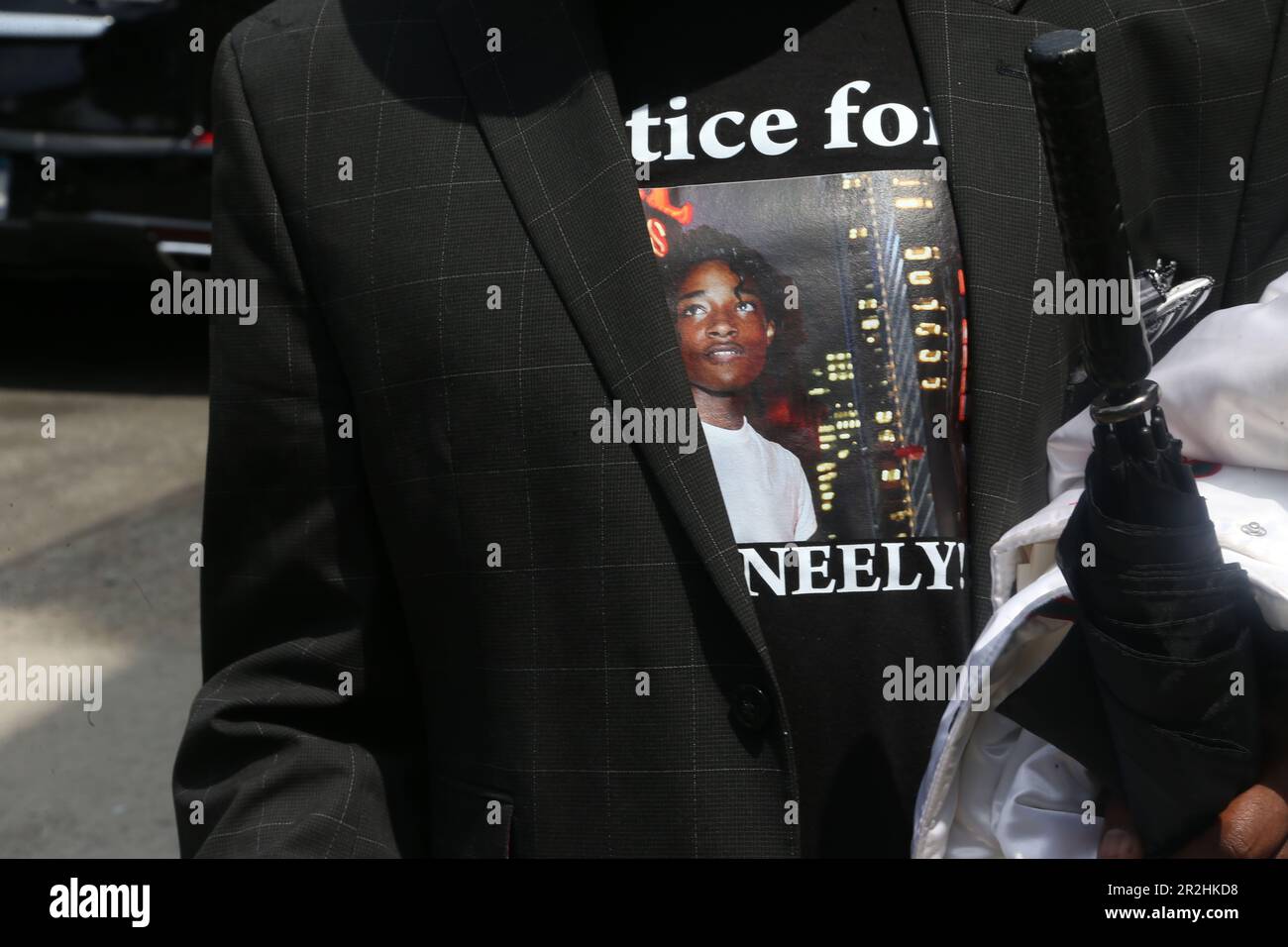 HARLEM, NY - Maggio 19: Folle riuniscono New York City, insieme con la famiglia, amici, altri sono venuto a rendere omaggio all'ex New York City Performer Jordan Maurice Caine Neely come è stato elogiato dal Rev. Al Sharpton, presidente & CEO, National Action Network presso la chiesa Battista di Mount Neboh il 19 maggio 2023 ad Harlem, New York. Il suo successivo omicidio soffocante da parte dell'ex Marine Daniel Penny ha portato ad una situazione tesa tra la popolazione e i cittadini sull'uso della forza mortale da parte del cittadino medio. Chris Moore/MediaPunch Credit: MediaPunch Inc/Alamy Live News Foto Stock