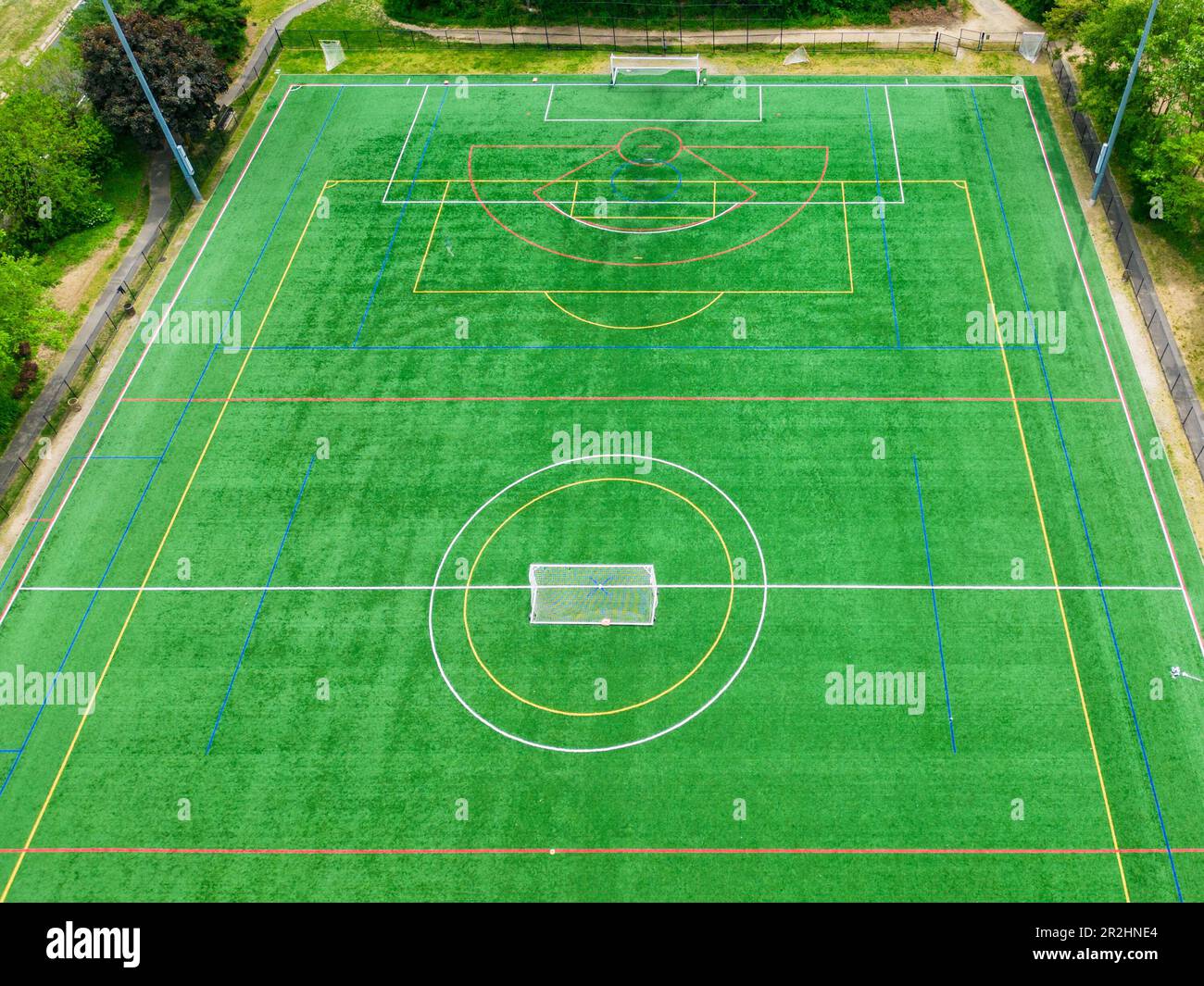 Vista aerea del campo da calcio con tappeto erboso e linee Foto Stock