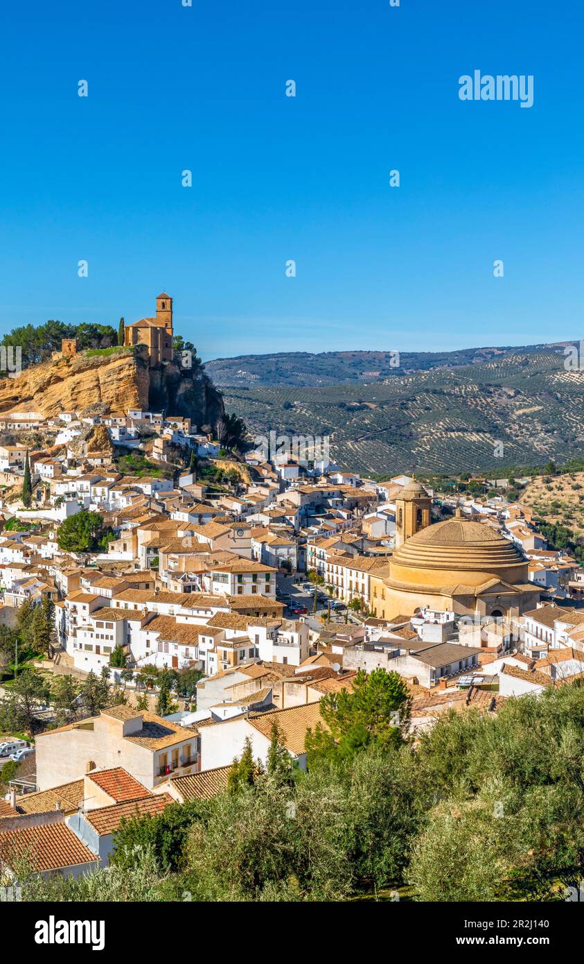 Il villaggio spagnolo di Montefrio, Andalusia, Spagna, Europa sud-occidentale Foto Stock