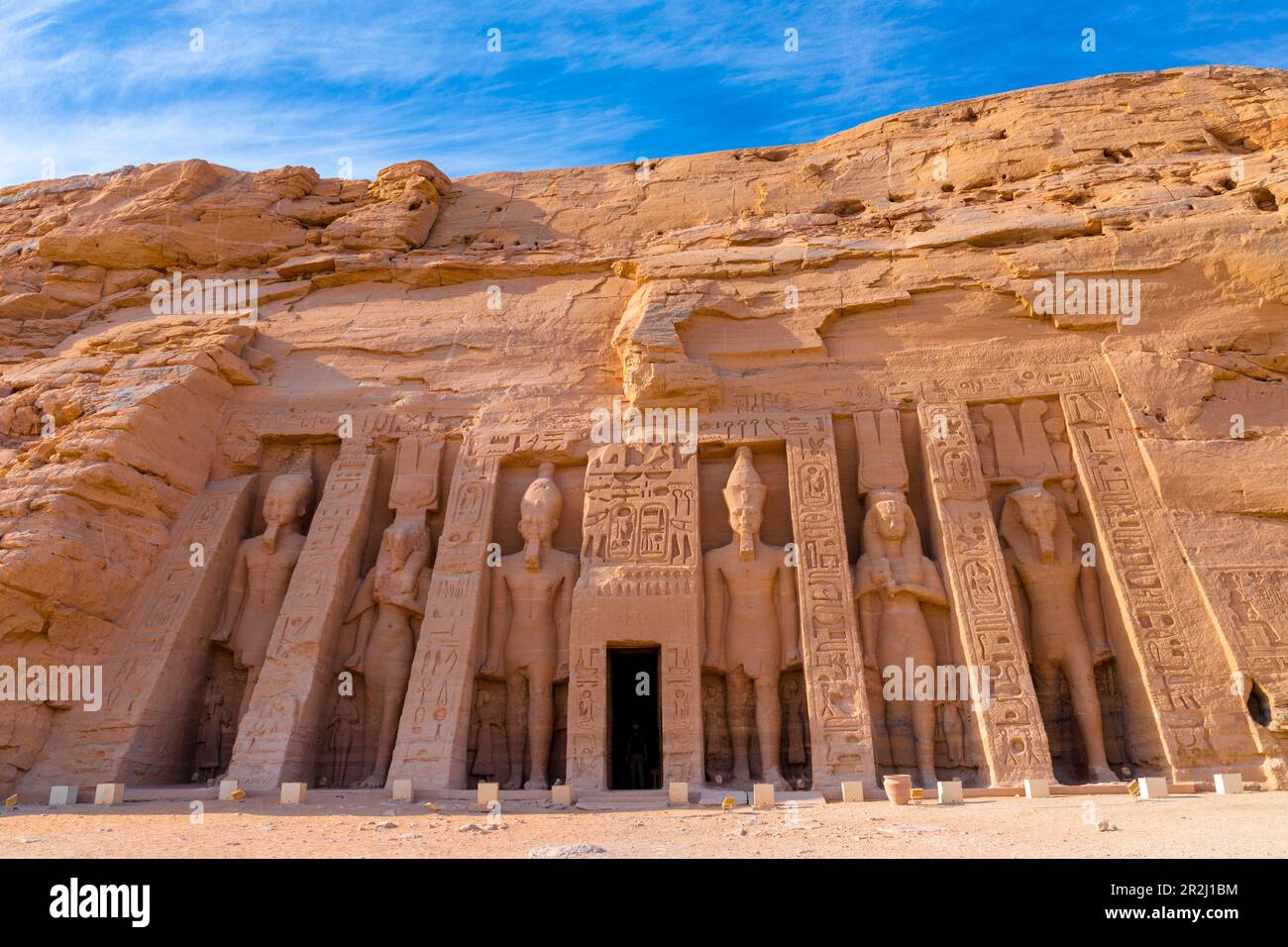 Il piccolo tempio di Hathor e Nefertari, Abu Simbel, Abu Simbel, patrimonio dell'umanità dell'UNESCO, Egitto, Nord Africa, Africa Foto Stock