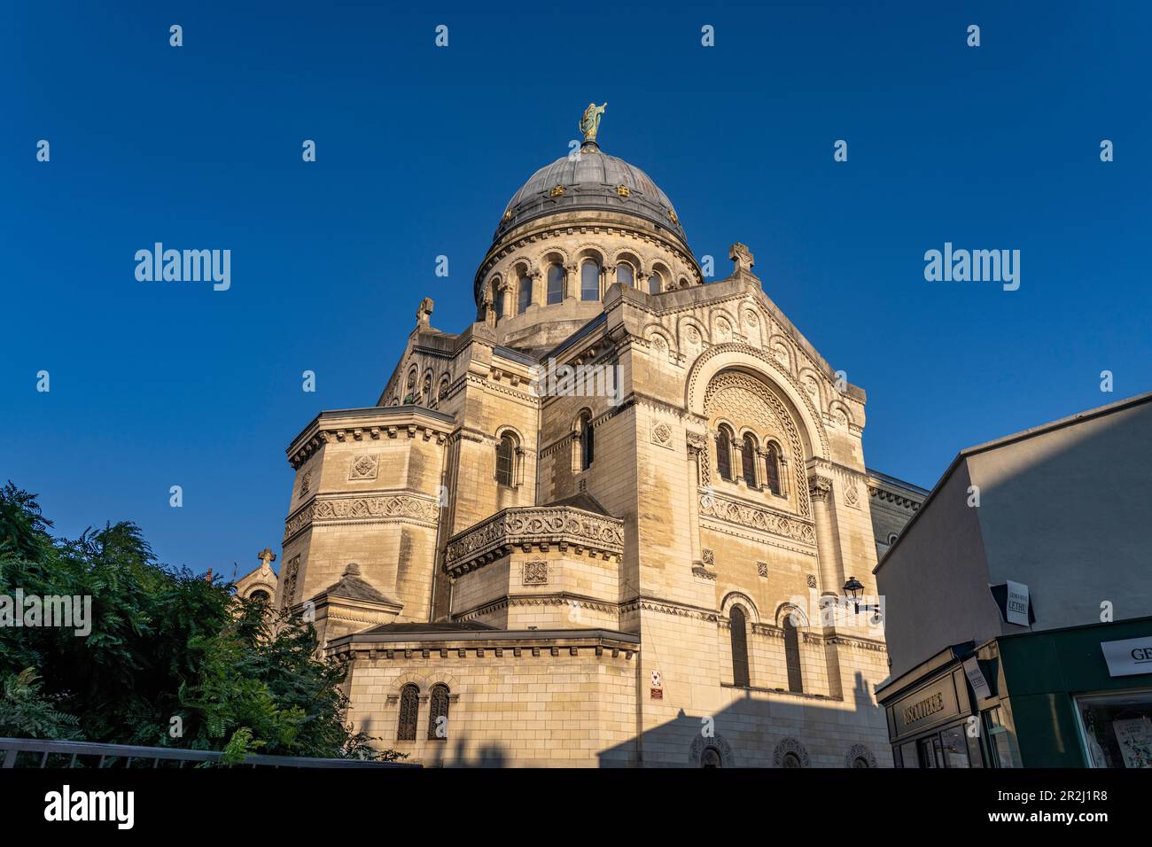 Basilica cattolica romana Saint-Martin Tours, Valle della Loira, Francia Foto Stock