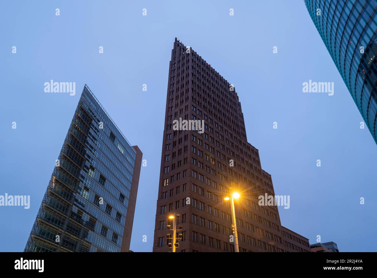 Grattacieli a Potsdamer Platz, alti edifici all'alba, Berlino, Germania Foto Stock