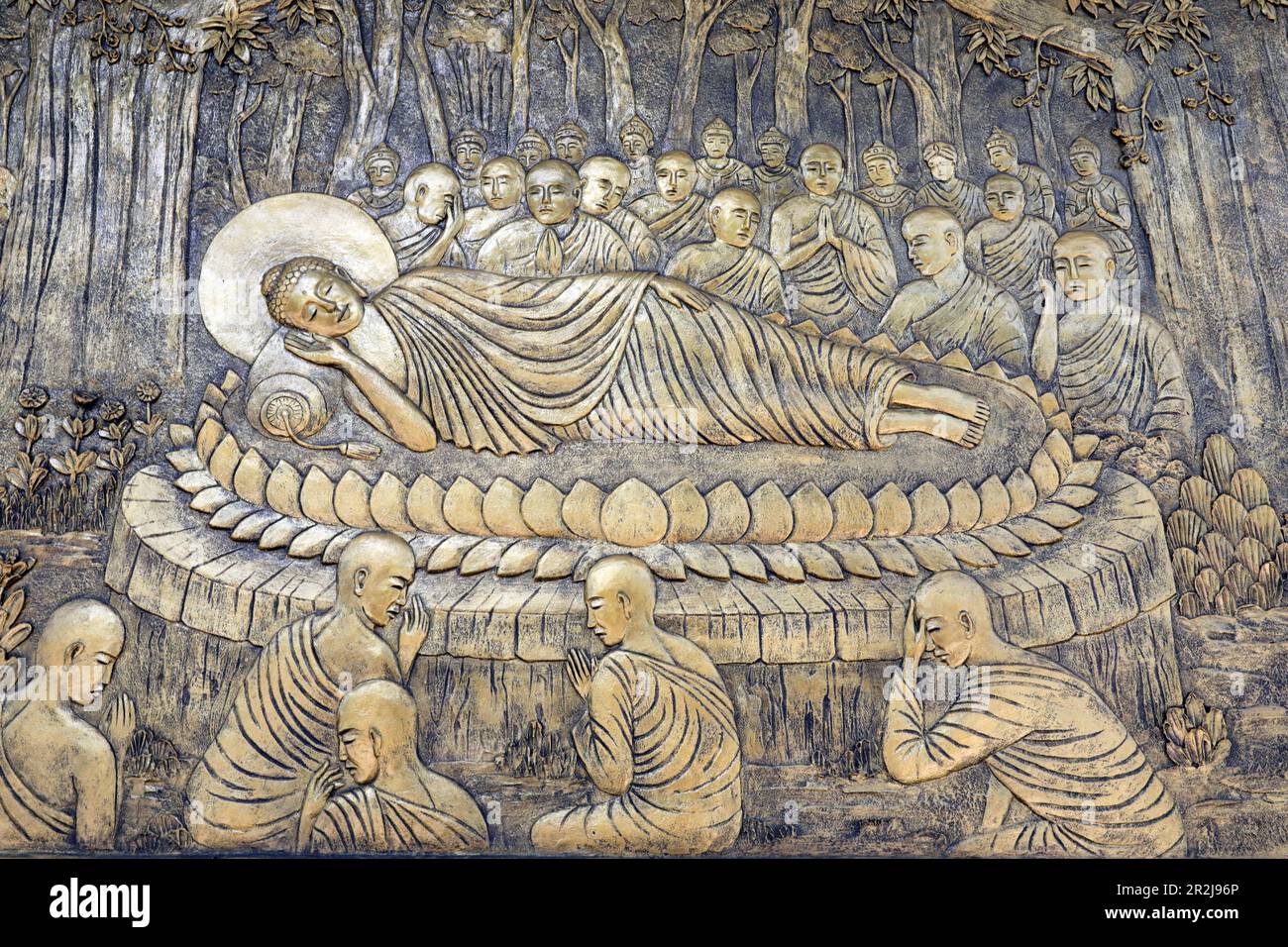 Pagoda di Tinh Xa Ngoc Chau, vita di Buddha, Siddhartha Gautama, Buddha sdraiato, passando in Parinirvana Foto Stock