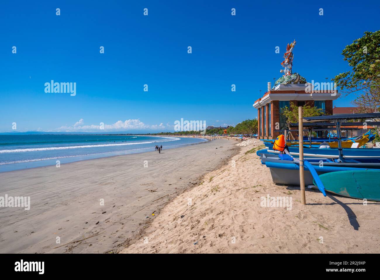 Vista di Shelter Kebencanaan con vista su Kuta Beach, Kuta, Bali, Indonesia, Asia sudorientale, Asia Foto Stock