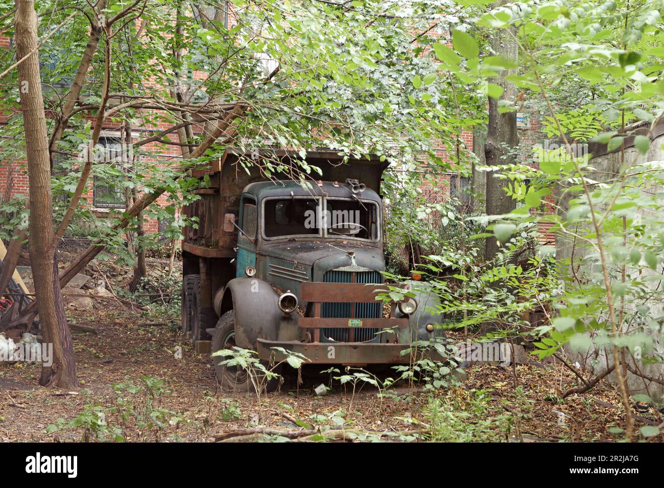Vecchio camion su Evans Street, Vinegar Hill, Brooklyn, New York, New York, STATI UNITI Foto Stock