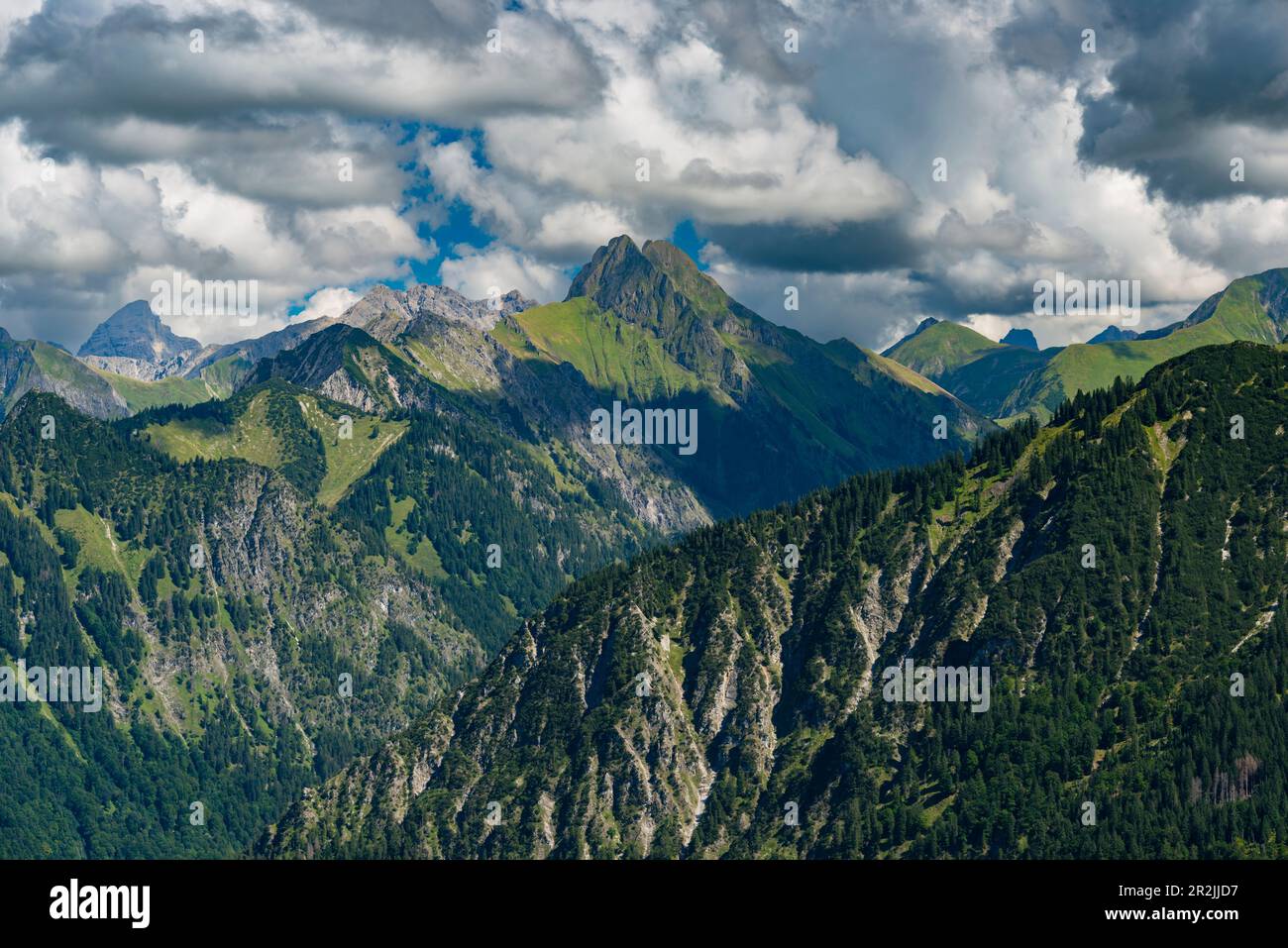 Panorama montano da Söllereck a Höfats, 2259m, Alpi di Allgäu, Allgäu, Baviera, Germania, Europa Foto Stock