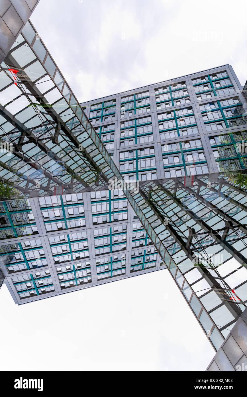 Architettura moderna con un motivo astratto a Berlino, Germania. Foto Stock