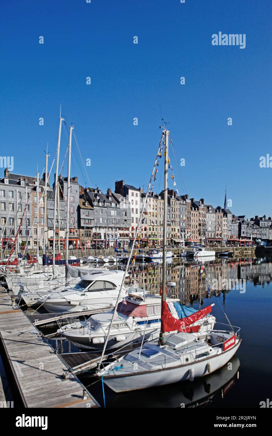 Vieux Bassin è la parte vecchia del porto di Honfleur, Bassa Normandia, Normandia, Francia Foto Stock