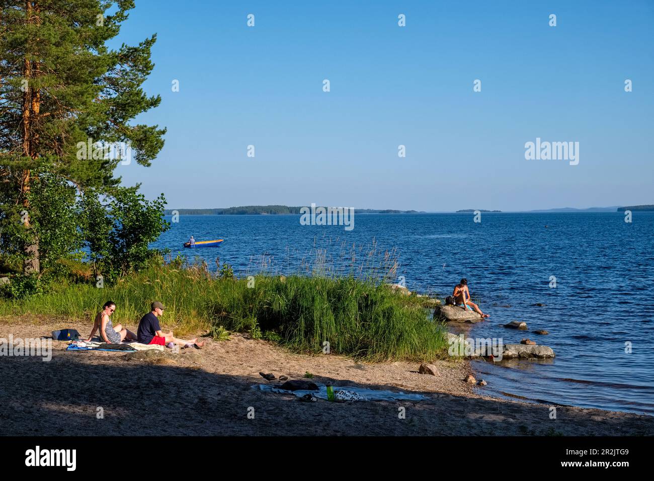 La gente bagnano al Lago di Pielinen, Finlandia Foto Stock