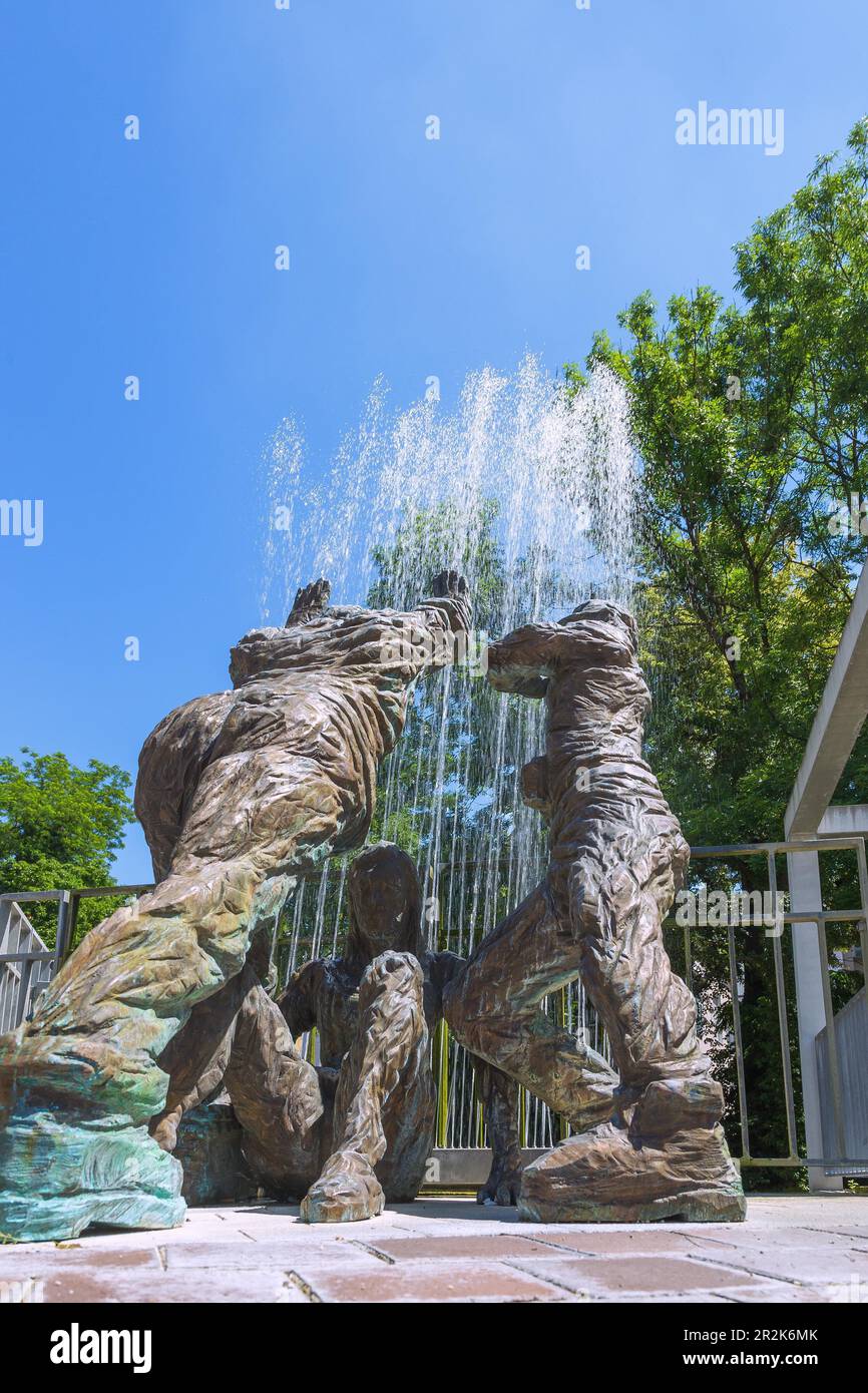 Erding, scultura i cursori della torre di Harry Seeholzer sul ponte di Fehlbach Foto Stock