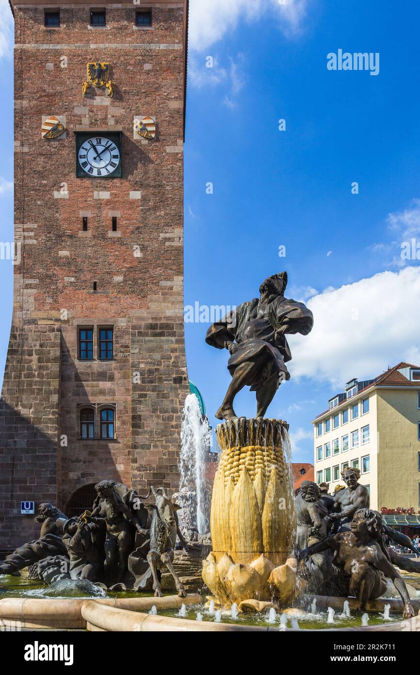 Norimberga, Ludwigsplatz, Ehebrunnen, Torre Bianca, Elisabethkirche Foto Stock