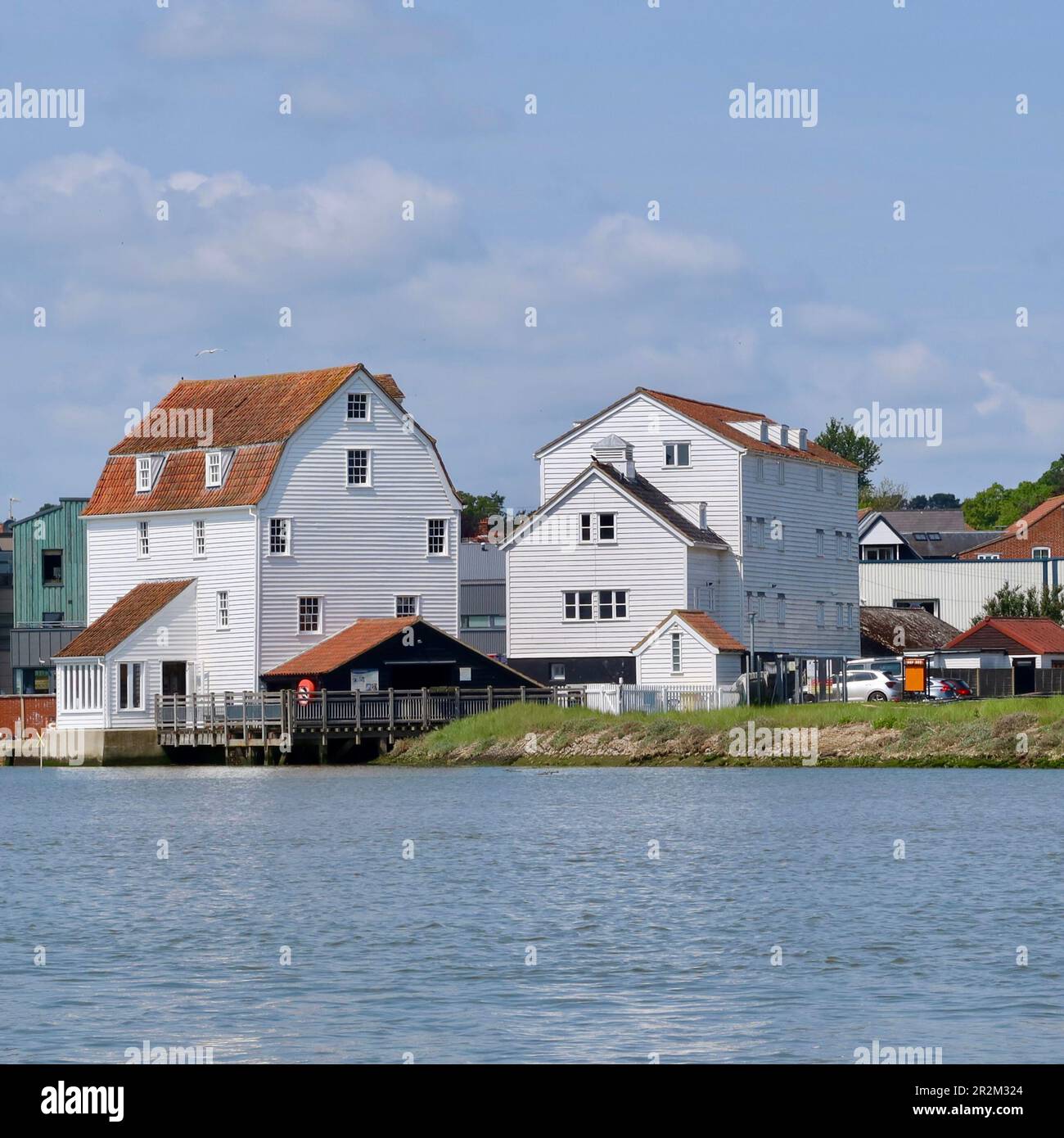 Woodbridge, Suffolk - 18 maggio 2023 : il Mulino di marea, un museo di lavoro accanto al fiume Deben. Foto Stock