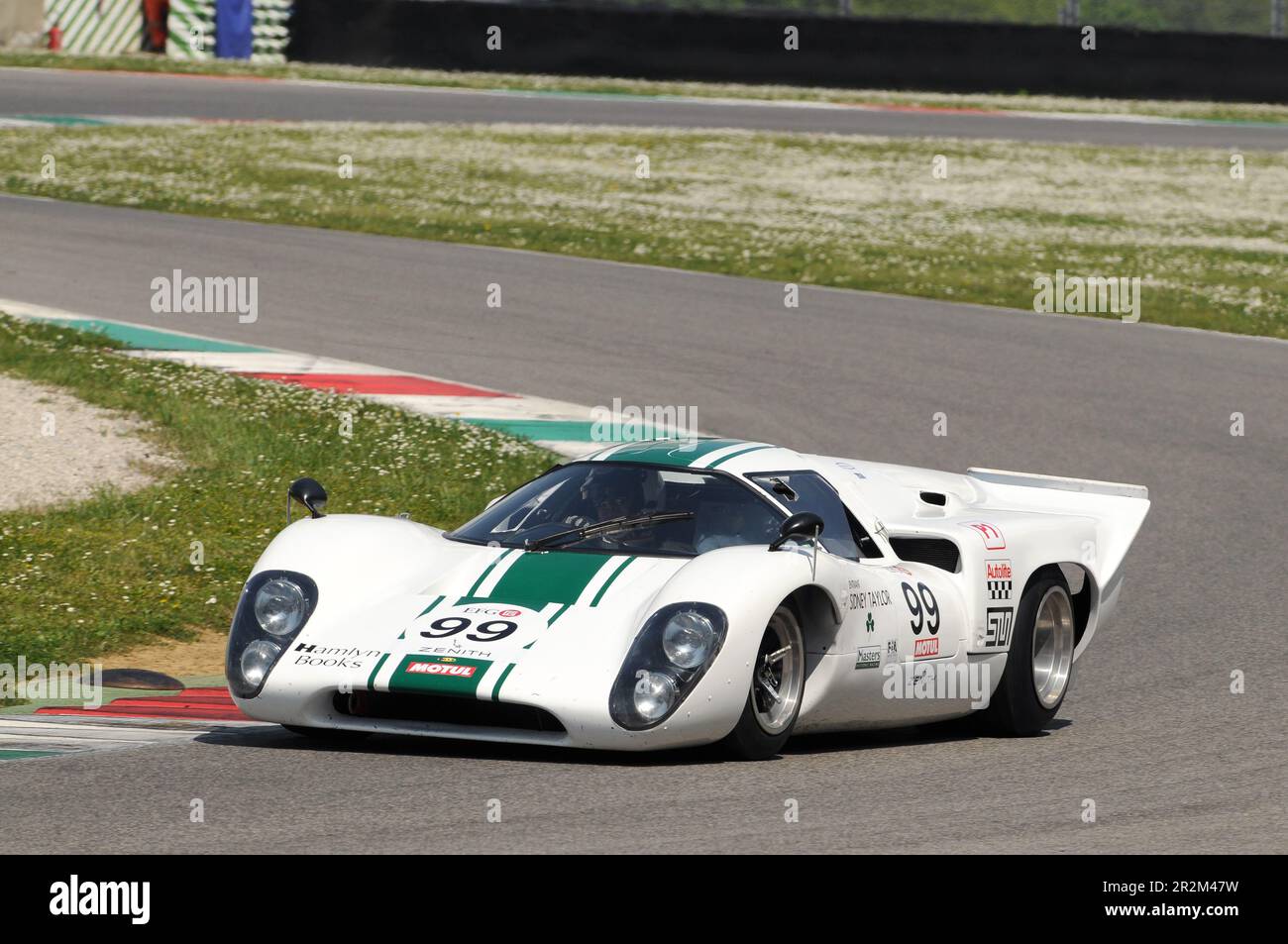 Mugello Historic Classic 25 aprile 2014: LOLA T70 Mk III B 1969 guidata da Carlos MONTEVERDE, durante le prove sul circuito del Mugello, Italia. Foto Stock