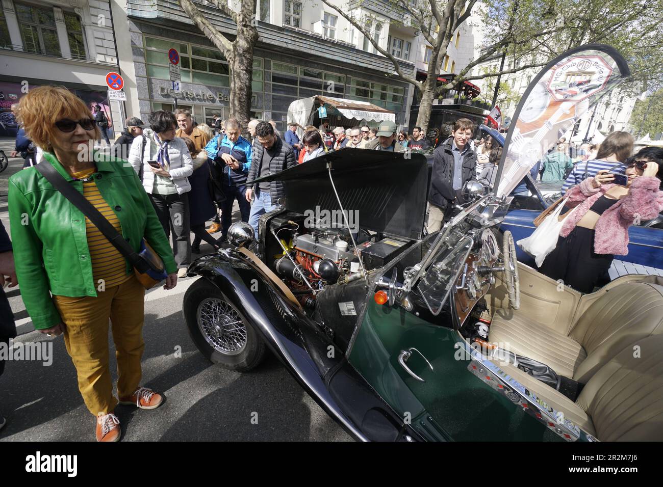 Classic Days Berlin 2023 - Oldtimer Show auf dem Kurfürstendamm a Berlino am 07.05.2023. Mehr al 2000 hochwertige klassische Fahrzeuge werden auf dem Foto Stock