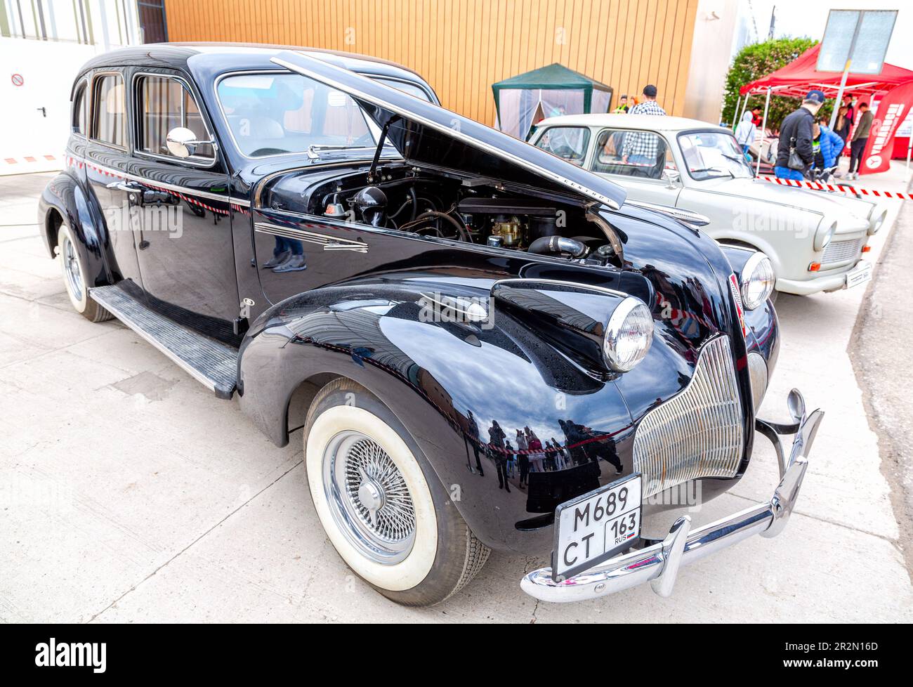 Samara, Russia - 14 maggio 2023: Berlina 1939 4 porte di Buick Century di 1st generazione a una fiera automobilistica locale. Foto Stock