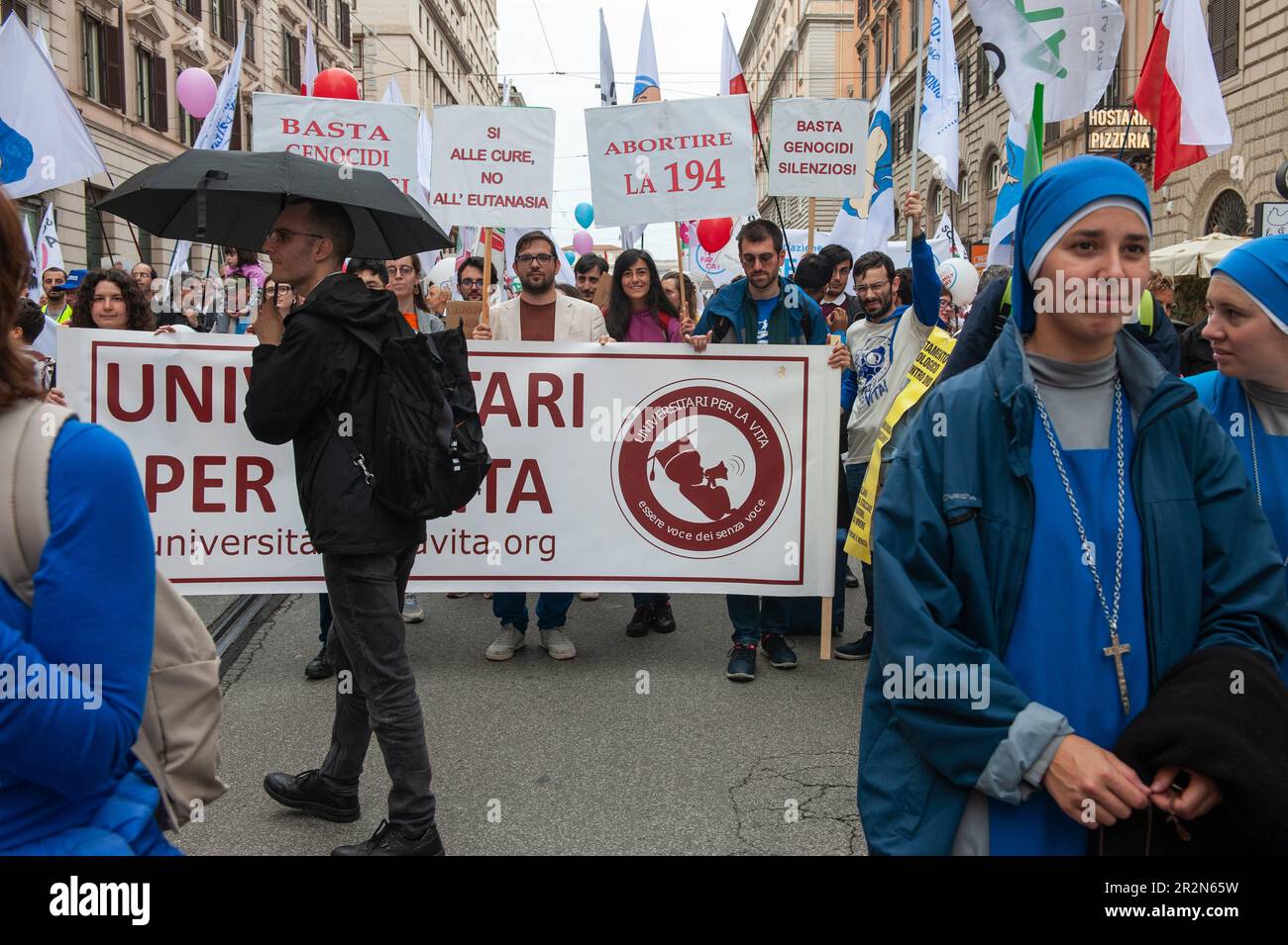 20 maggio 2023 - Roma, Italia: Le organizzazioni Pro Life si sono riunite per le strade per protestare contro l'aborto e l'eutanasia. © Andrea Sabbadini Foto Stock