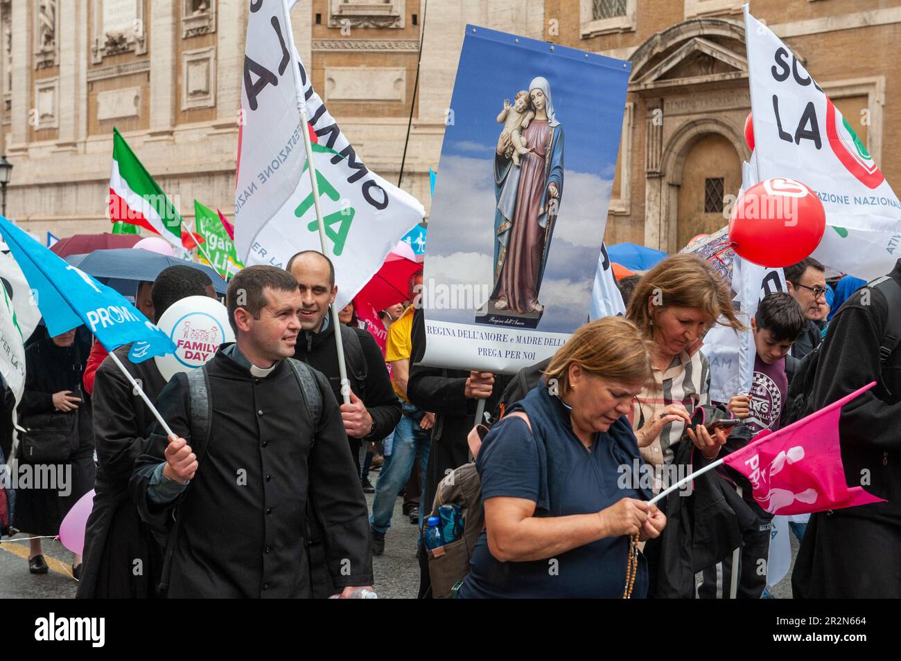 20 maggio 2023 - Roma, Italia: Le organizzazioni Pro Life si sono riunite per le strade per protestare contro l'aborto e l'eutanasia. © Andrea Sabbadini Foto Stock