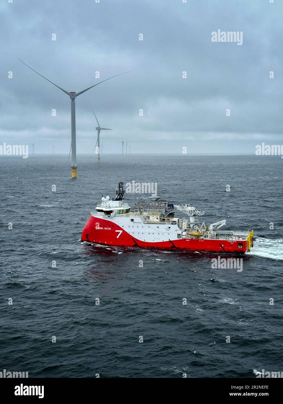 Il Seaway Moxie, nave di rifornimento in una fattoria eolica offshore Foto Stock