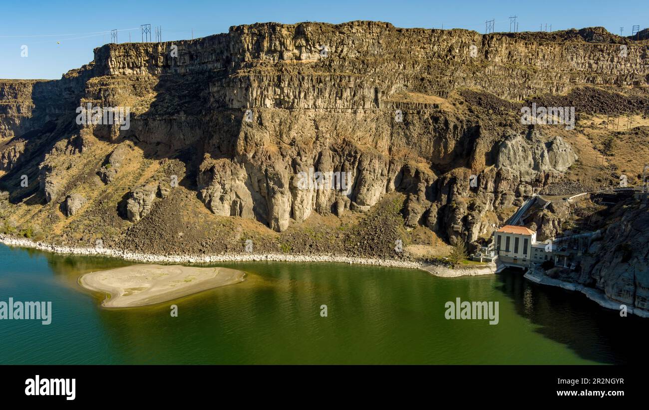 Piccola e pittoresca centrale elettrica sotto Shone Falls in Idaho Foto Stock