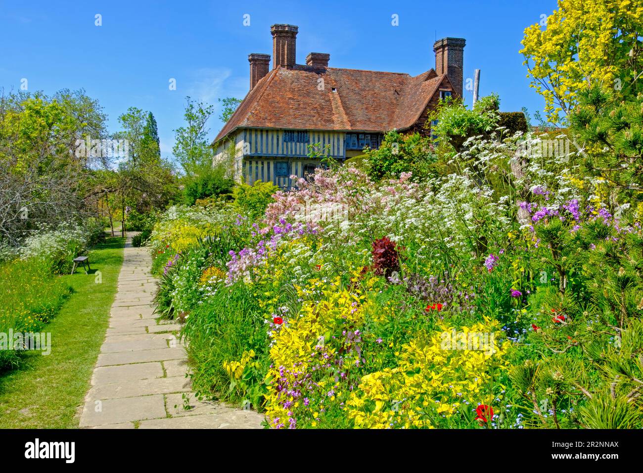 Grande giardino Dixter in primavera, East Sussex, Regno Unito Foto Stock