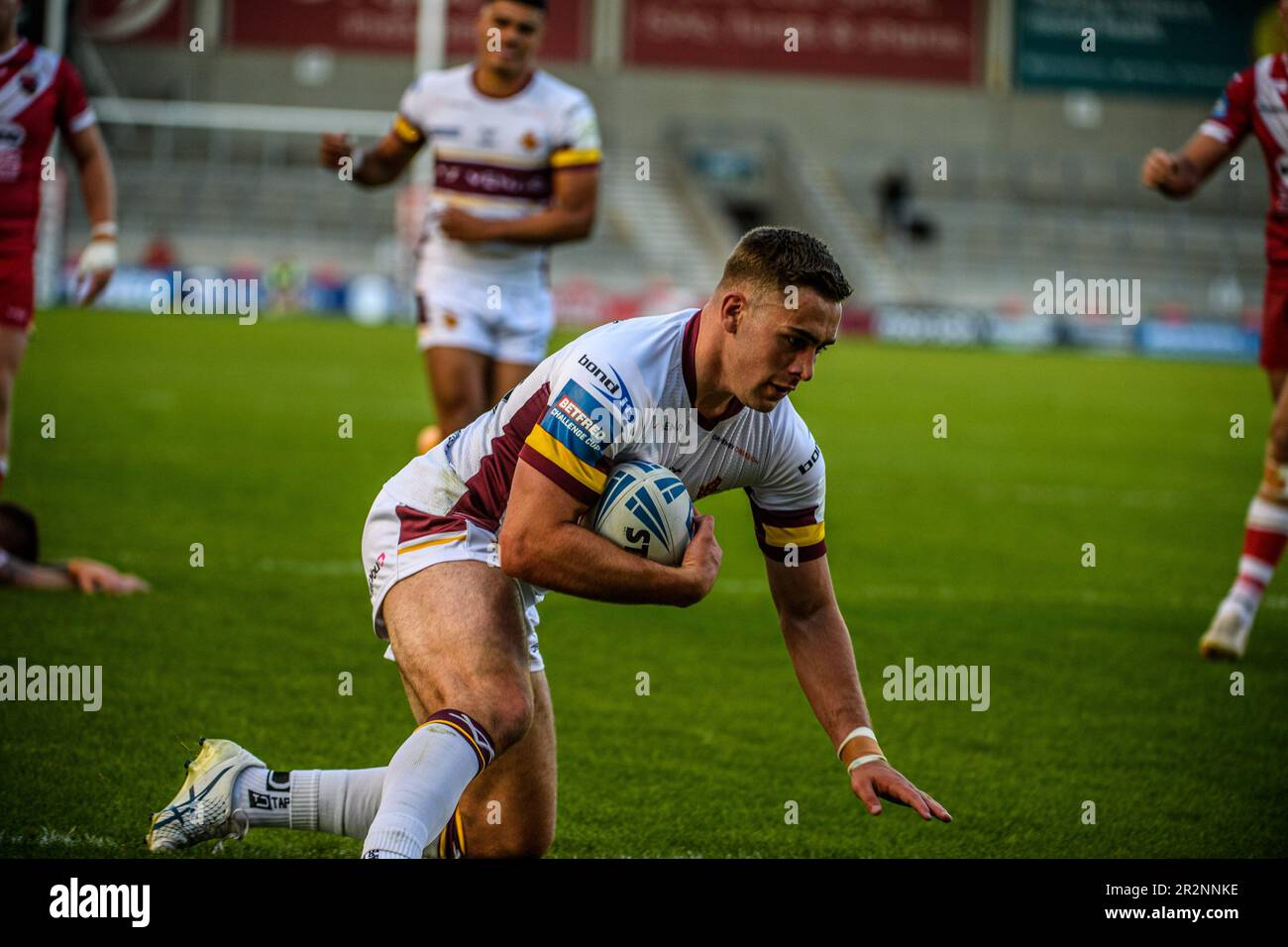 Sam Hewitt dei giganti di Huddersfield apre il punteggio per i giganti durante la partita della Betfred Challenge Cup Sesta Round tra Salford Red Devils e Huddersfield Giants all'AJ Bell Stadium, Eccles, sabato 20th maggio 2023. (Foto: Ian Charles | NOTIZIE MI) Credit: NOTIZIE MI & Sport /Alamy Live News Foto Stock