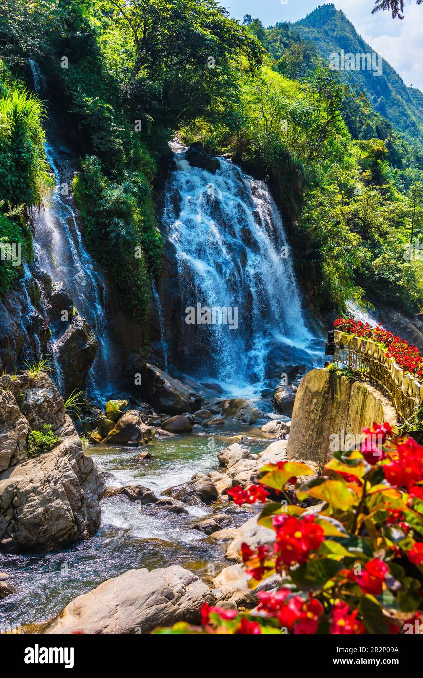 Cat Cat Cat cade a Sapa nella provincia di Lao Cai, nel Vietnam del nord-ovest Foto Stock