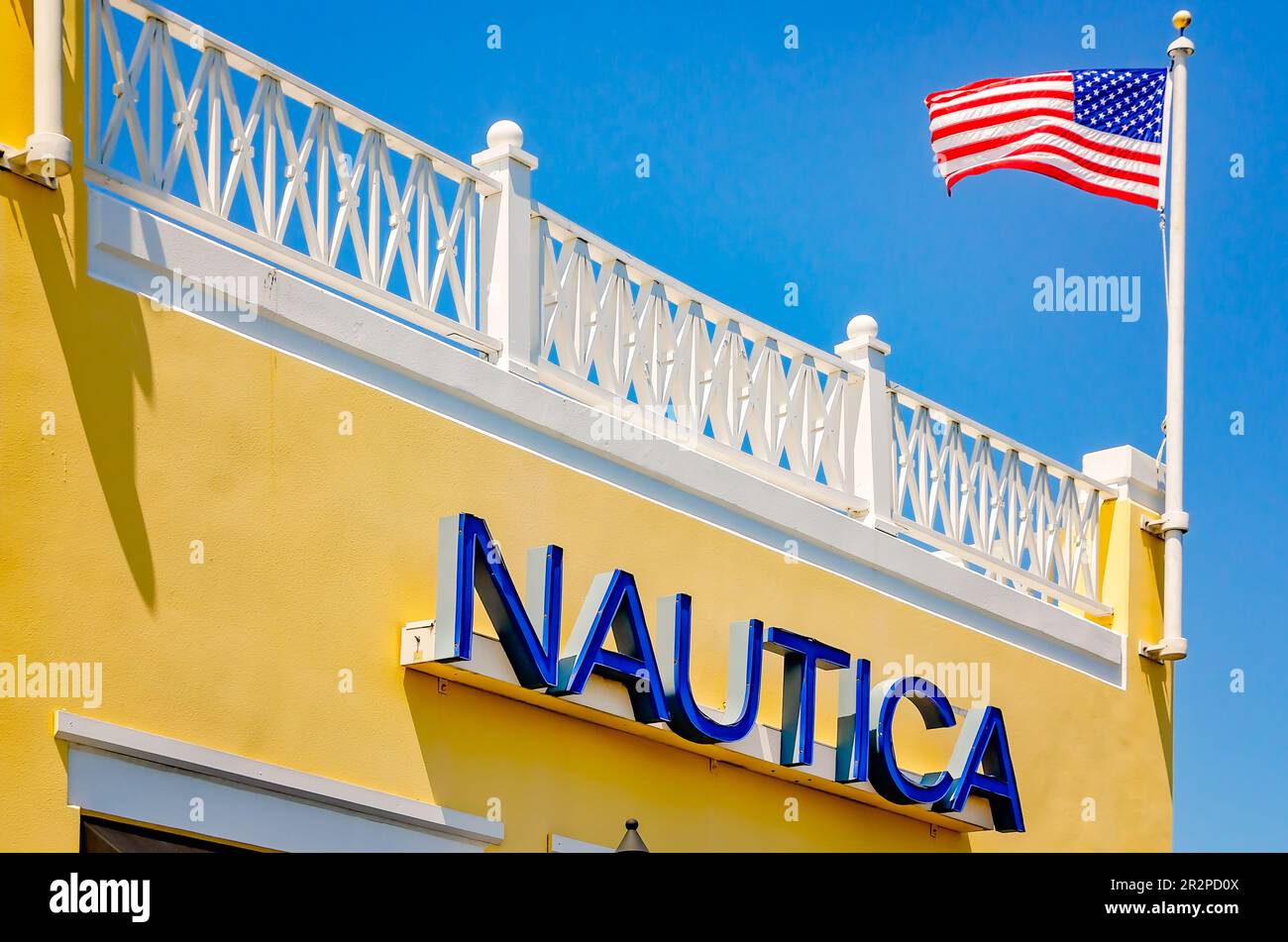 Il negozio Nautica è raffigurato presso il Gulfport Premium Outlets, il 13 maggio 2023, a Gulfport, Mississippi. Nautica è un'azienda americana di abbigliamento. Foto Stock