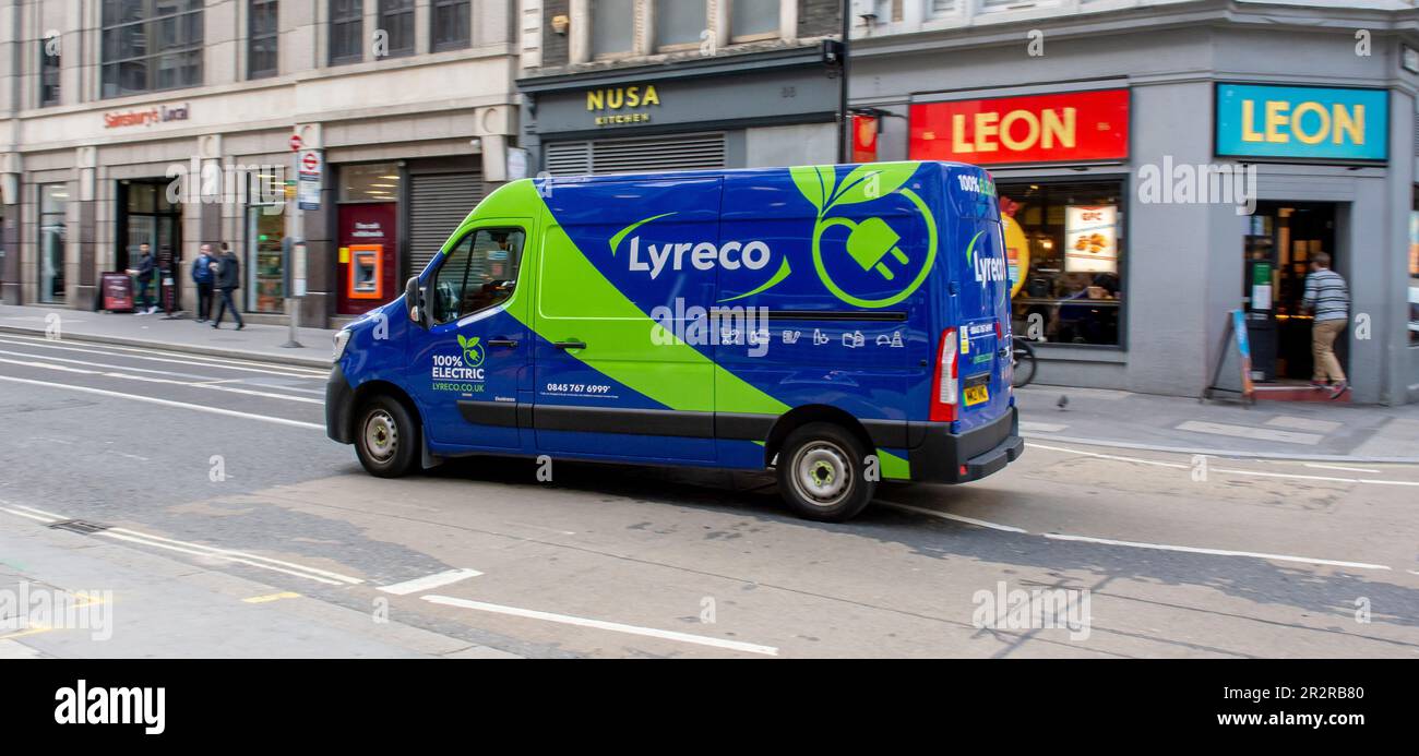 Londra, Regno Unito - 10 maggio 2023 : servizio di consegna in pulmino Lyreco. Lyreco è leader europeo nella distribuzione di forniture per ufficio e soluzioni per il mercato del lavoro per autobus Foto Stock