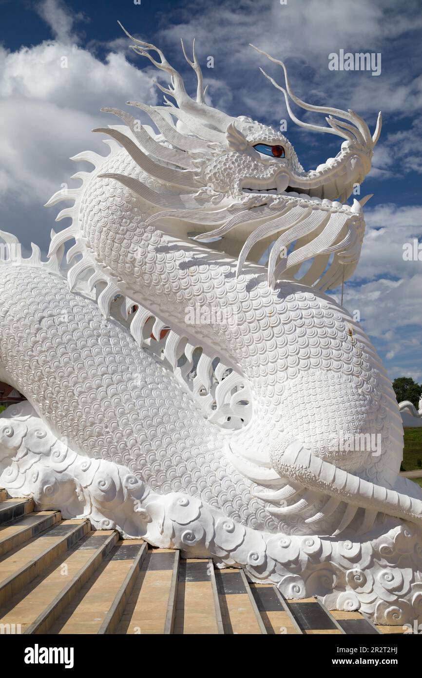 Drago bianco a Wat Huay Pla Kang, Chiang Rai, Thailandia. Foto Stock