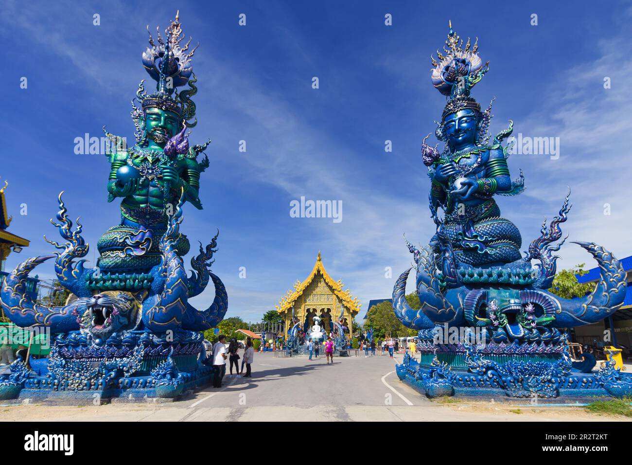Chiang Rai, Thailandia - 7 settembre 2018: Guardian Giants of the Blue Temple a Chiang Rai, Thailandia. Foto Stock